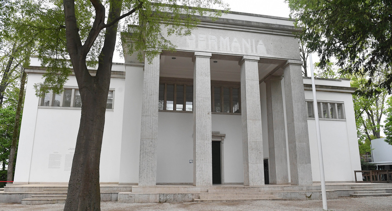 Çagla Ilk als Kuratorin des Deutschen Pavillons auf der Biennale 2024