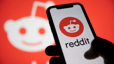 Daten deuten darauf hin, dass der Börsengang von Reddit einen Anstieg der Nachfrage nach den Sub-Reddit-Memecoins MOON und BRICK auslösen könnte
