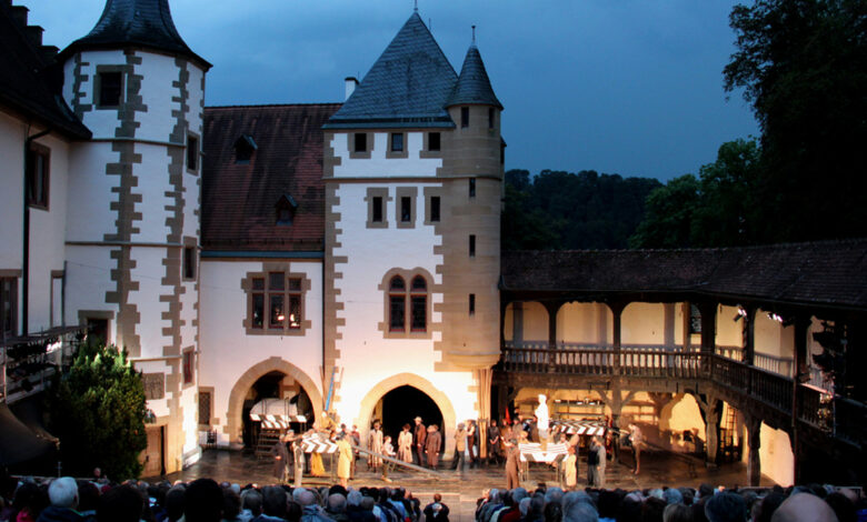 Land stärkt Burgfestspiele Jagsthausen