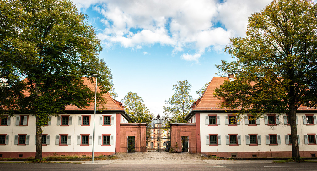 Kavalierhäuser an die Musikuniversität Karlsruhe übergeben