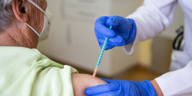 Land liefert Impfdosen speziell an Bezirke mit Fällen der Delta-Variante