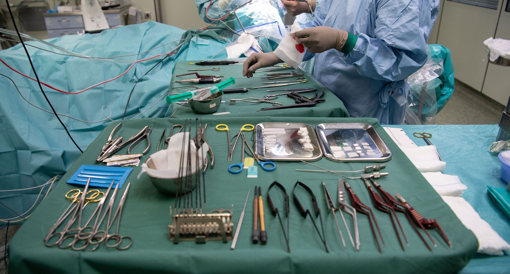 Land spendet medizinische Schutzausrüstung für Kliniken in der Ukraine