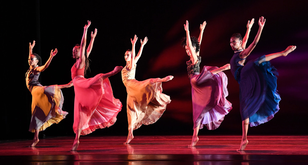 Land unterstützt unabhängige Tanz- und Performance-Ensembles