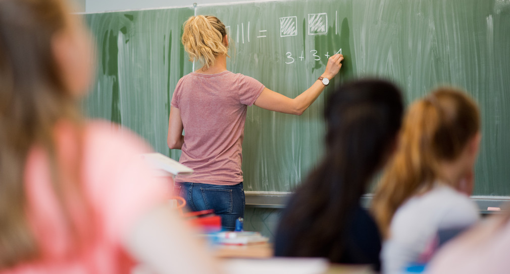 Lehrerinnen und Lehrer im ländlichen Raum und in Notregionen gesucht