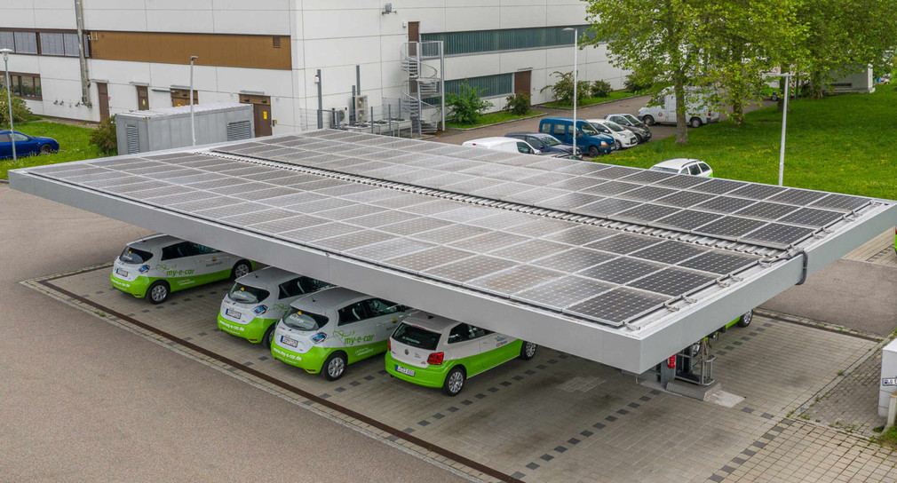 Pilotprojekt zur Kopplung von Solarenergie und Elektromobilität auf Parkplätzen