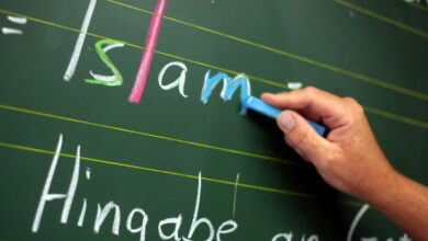 Schopper besucht islamischen Religionsunterricht
