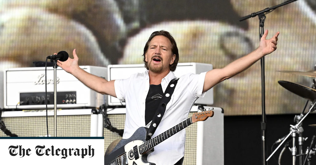 Pearl Jam sagt Auftritt ab, nachdem Frontmanns Kehle durch „Rauch von französischen Waldbränden“ beschädigt wurde