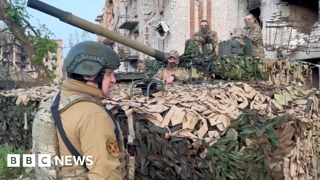 Yevgeny Prigozhin speaks to Wagner soldiers in Bakhmut