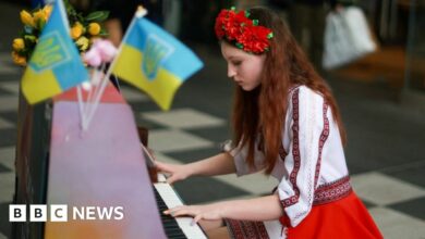 Ukrainian pianist, 13, performs to mark anniversary