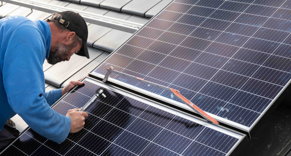 Walker fördert verpflichtende Photovoltaik auf Bundesebene