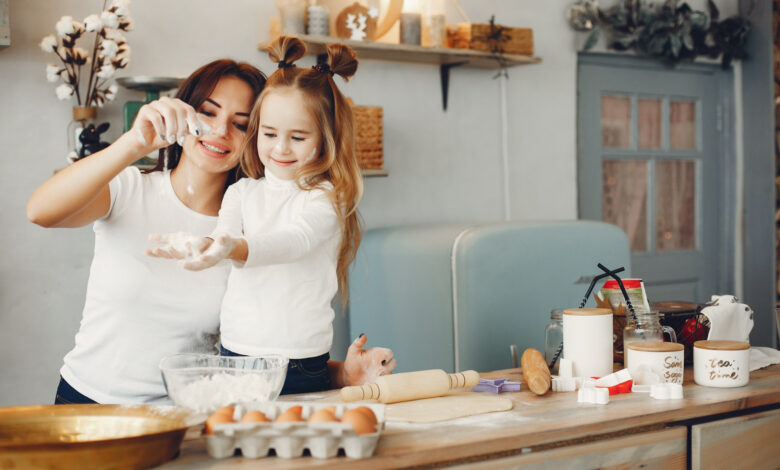 Gemeinsam mit dem Kind kochen – der Küchenhelfer macht’s möglich